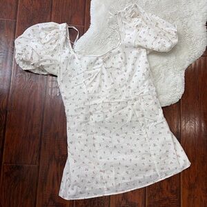 H&M White Floral Puff Sleeve dress